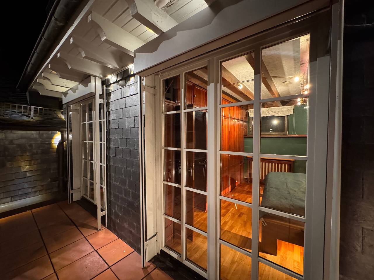 Casa vacacional “Rooftop bajo el castillo” con terraza privada, jardín y wifi in Schönecken, Bitburg-Prüm