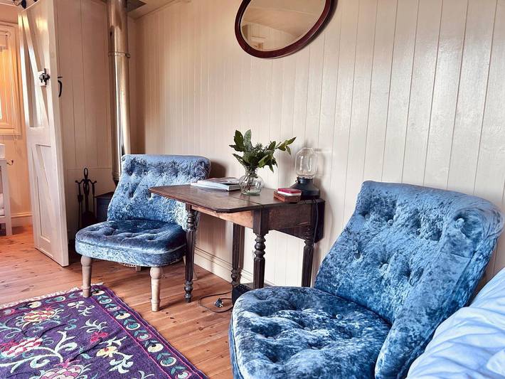 Cozy Countryside Retreat & Stargazing Heaven"" with Wood-Fired Hot Tub" in Monmouthshire