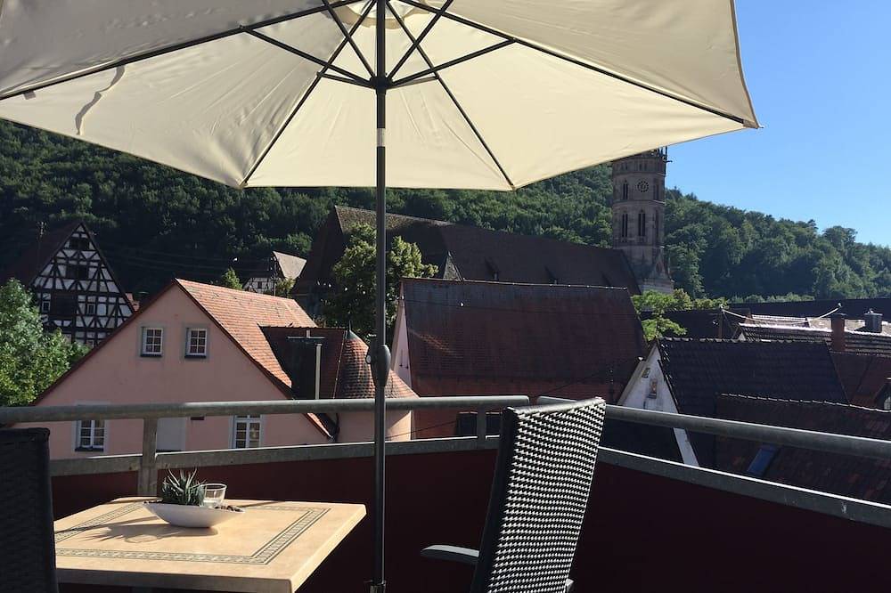 Ganze Wohnung, Fewo im Herzen der historischen Altstadt, Dachterasse zum Innenhof, Top Ausblick in Bad Urach, Albsteig Etappe 9