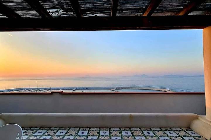 Appartement entier, Appartement de deux pièces avec vue sur la mer et les îles Eoliennes à 3 'de la plage de Capo d'Orlando in Scafa (Capo d'Orlando), Capo d'Orlando