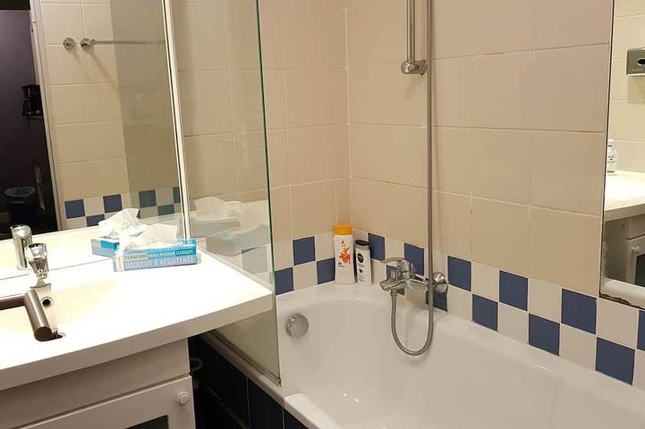 Appartement entier, 2 Pièces meublées à Paris La-Défense, dans une Résidence 4 étoiles in Courbevoie, Hauts-de-Seine