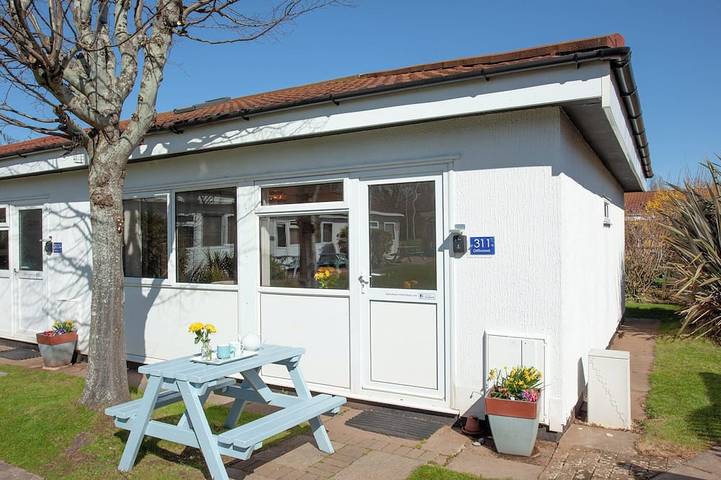 Cottage for 4 people, with Garden and Pool in Dawlish Warren