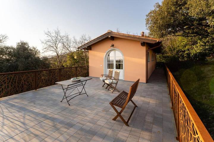 Alloggio in famiglia per 3 persone, con panorama e giardino - 1