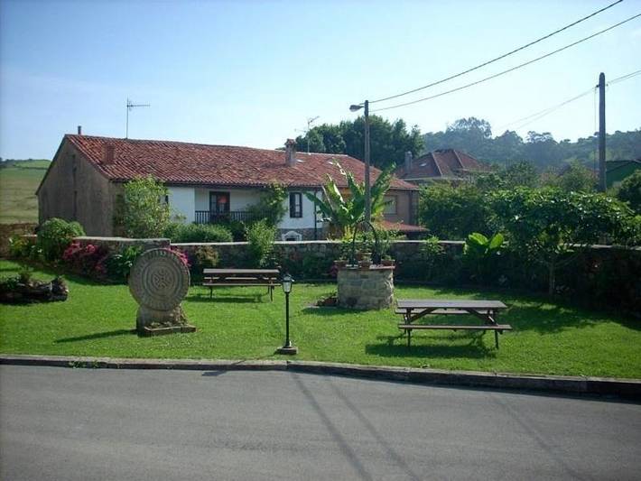 Casa rural para 16 personas, con balcón y jardín en Costa Occidental (Cantabria) - 4