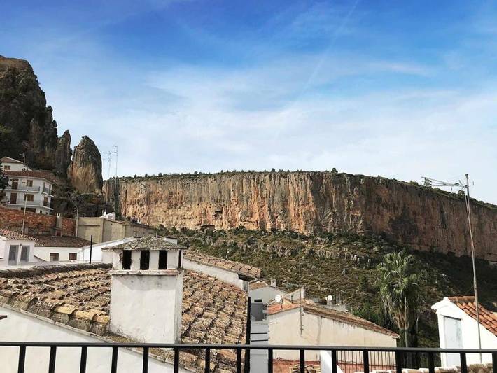 Casa rural para 3 personas, con balcón en Chulilla - 2