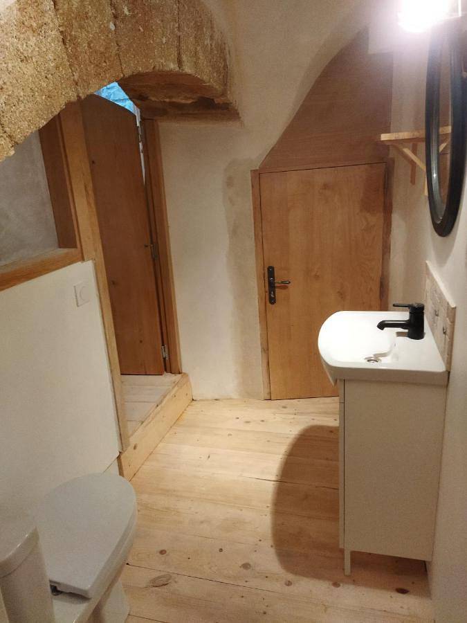 Small Double or Twin Room in Cucuron, Parc naturel régional du Luberon