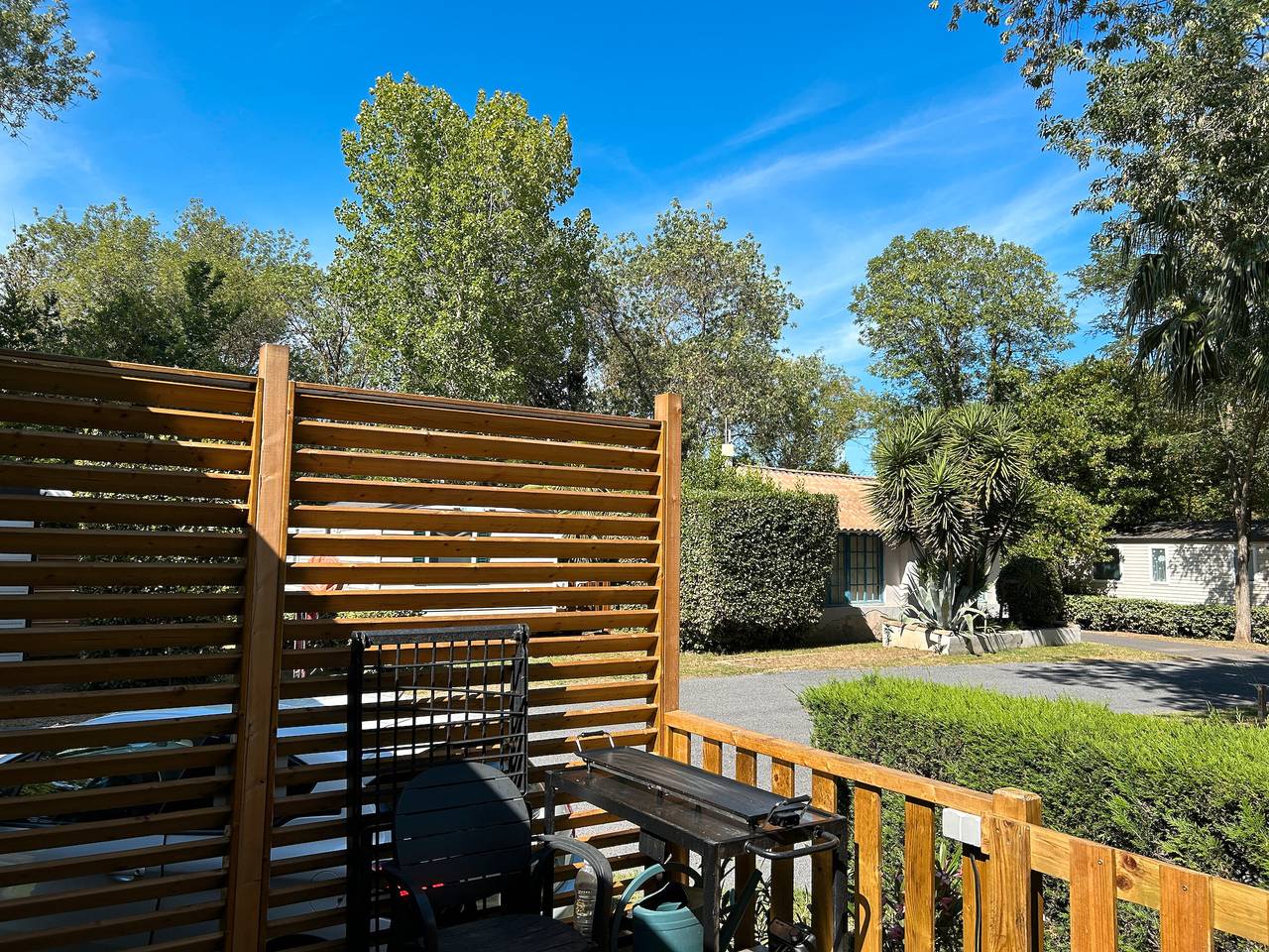 Deluxe Mobile Home for 6 with Shared Pool, Wi-Fi & Air Conditioning in Agde, Côte d'Améthyste