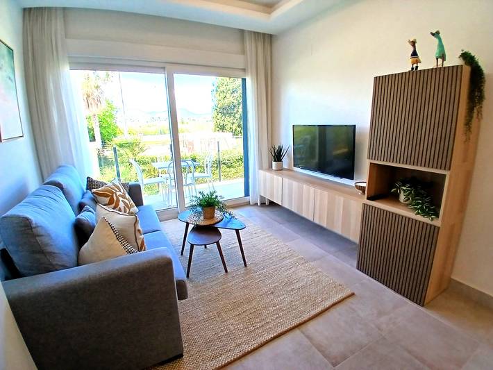 Apartament wakacyjny dla 3 osób, z Taras i Basen w Oliva