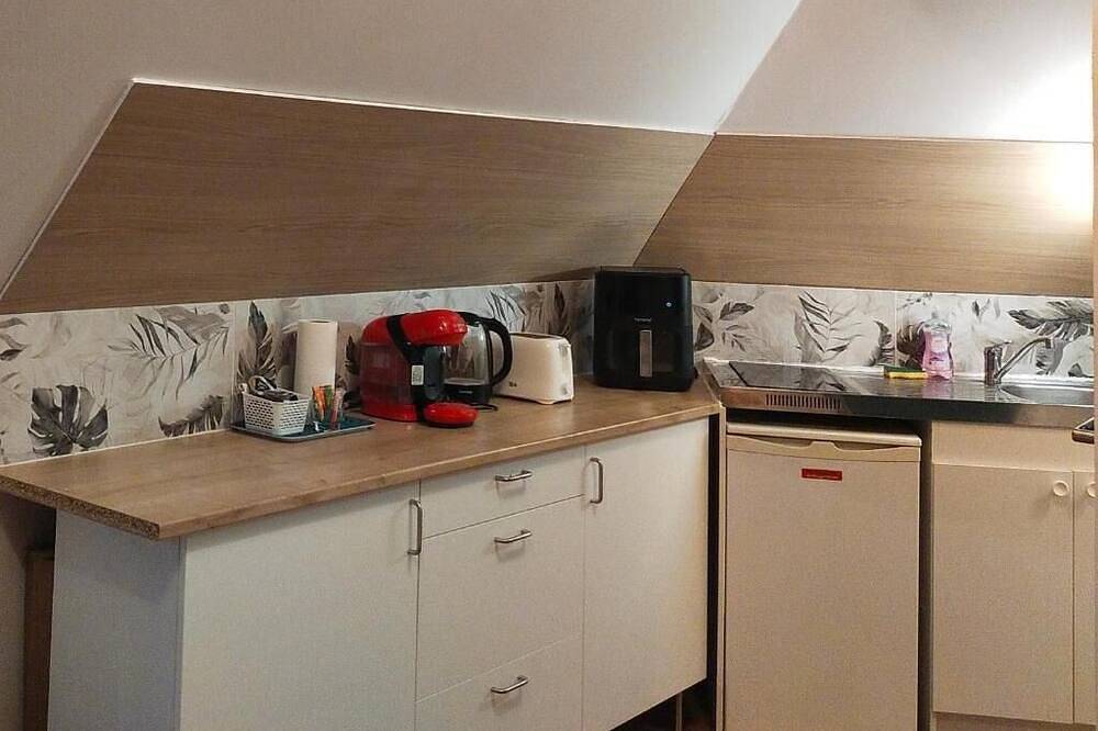 Appartement entier, Studio centre ville lit fait in Évron, Mayenne