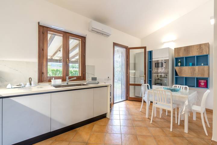 Villa "Summer Spritz" vicino alla spiaggia con vista sulle montagne, Wi-Fi in Cornino, Custonaci