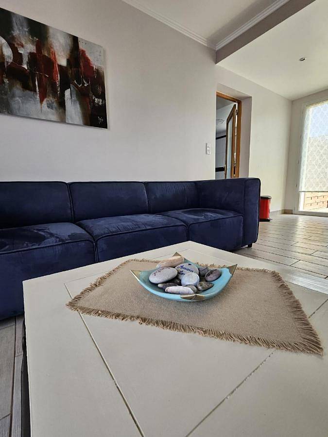Appartement entier, One-Bedroom Apartment in Balaruc-le-Vieux, Côte méditerranéenne (France)