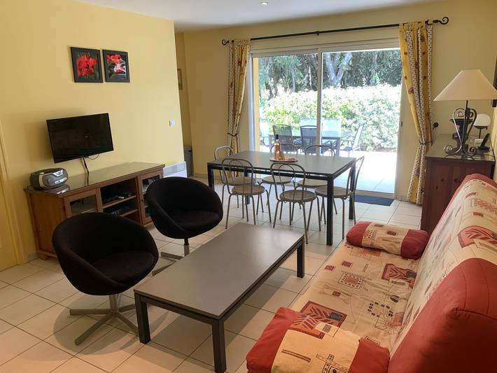 Gîte pour 6 personnes, avec piscine, adapté aux familles à Régusse - 4