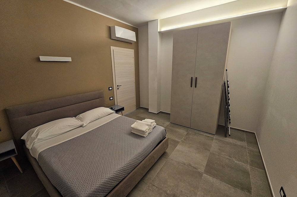 Appartamento intero, Casa nel cuore delle Langhe immersa nel verde con 5 posti letto wifi free in La Morra, Langhe