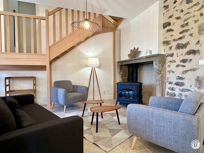 Gîte pour 6 personnes, avec Terrasse à Dompierre-en-Morvan