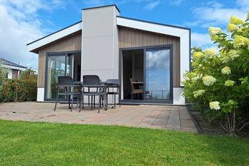 Ferienhaus für 6 Personen, mit Garten in Stede Broec