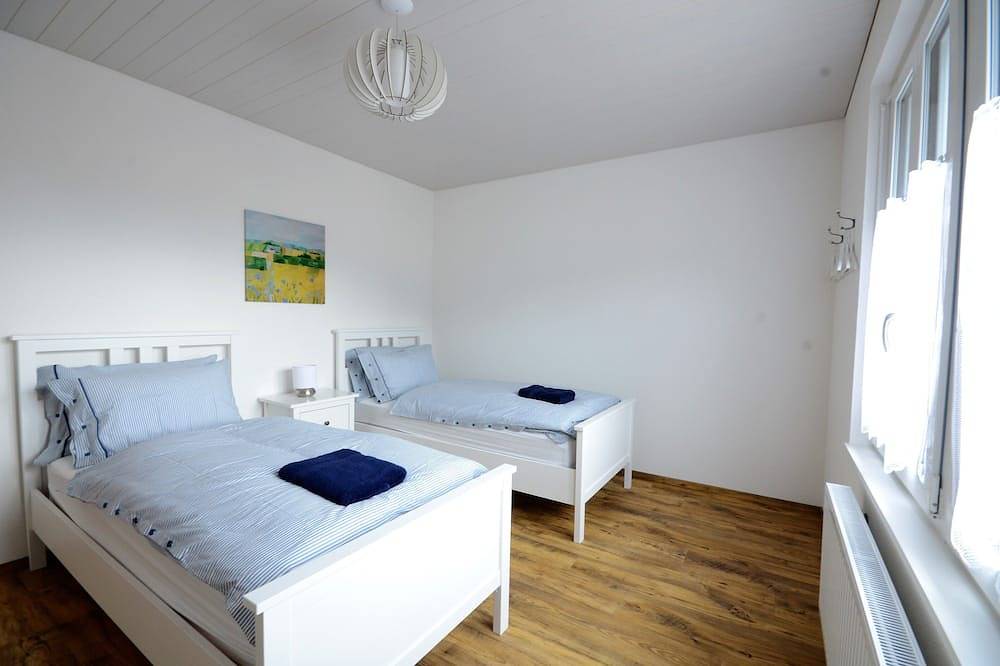 Apartamento entero, Elegante apartamento nuevo ubicado a 3 minutos a pie de la estación Interlaken West. in Interlaken, Lago de Thun