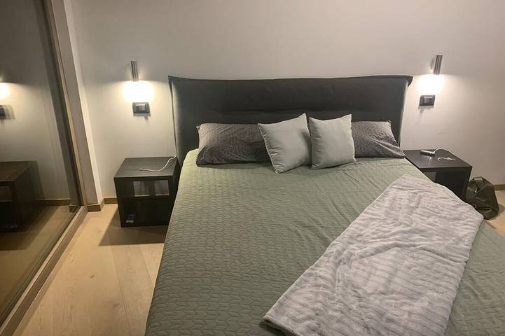 Ganze Wohnung, 3 Zimmer Apartment am  Gardasee mit traumhaften Seeblick und Pool in Torri in Torri del Benaco, Gardasee-Berge
