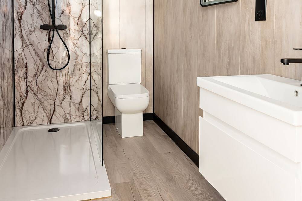 Dove Lodge, pet friendly, with hot tub in Yarm in Yarm, Stockton-on-Tees