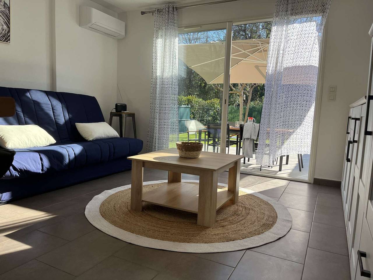 Appartamento intero, Ground-floor apartment with garden, Ac, garage, close to beach, 4 sleeps in Poggio-Mezzana, Corte e dintorni