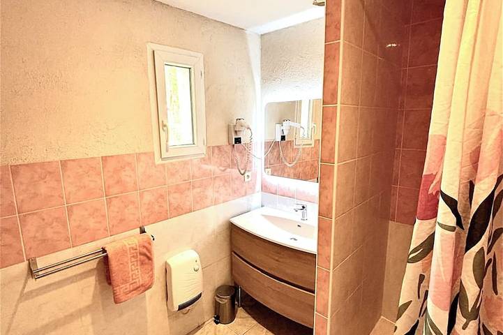 Ganze Wohnung, Le Thym house 500 meters from the village with private parking. in Moustiers-Sainte-Marie, Verdonschlucht