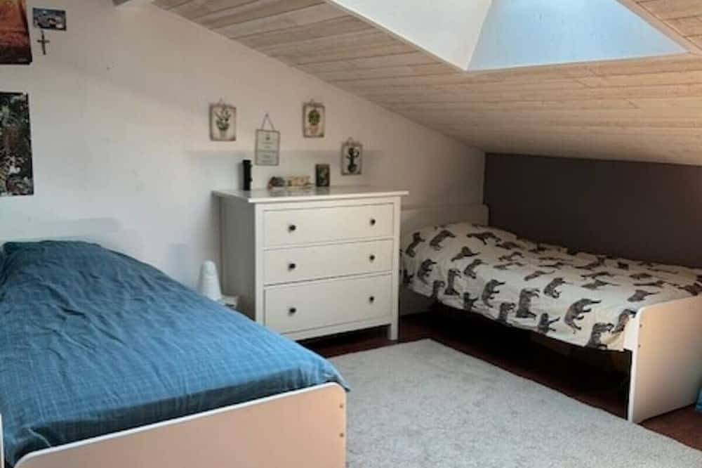 Charming house with swimming pool / 15 min from town center / 8 guests in Bordeaux, Bordeaux und Umgebung