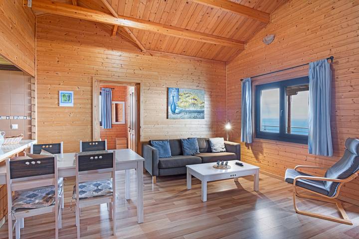 Holiday Home 'Moijama 12' with Sea View, Shared Pool and Wi-Fi in Puerto Naos, Los Llanos de Aridane