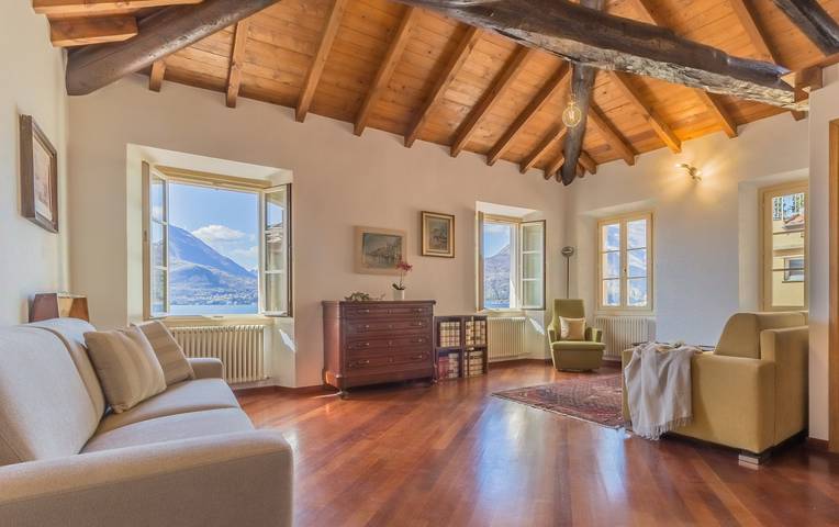 Ferienhaus für 8 Personen, mit Seeblick und Balkon - 1