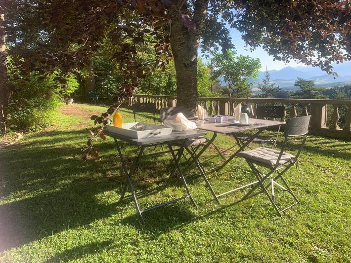 Chambre d’hôte pour 2 personnes, avec Terrasse ainsi que Jardin et Piscine dans l' Isère - 4