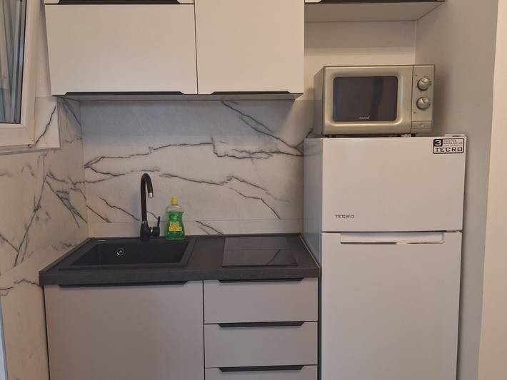 Ganze Wohnung, Studio für zwei Personen im Erdgeschoss in Sibenik, Šibenik-Knin