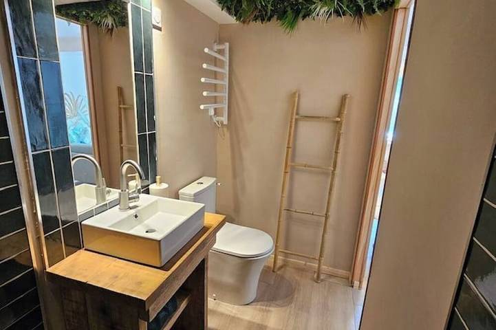 Apartamento entero, Mini Loft à la Campagne with exterior - La Ba-Line in Entrecasteaux, Región Brignoles