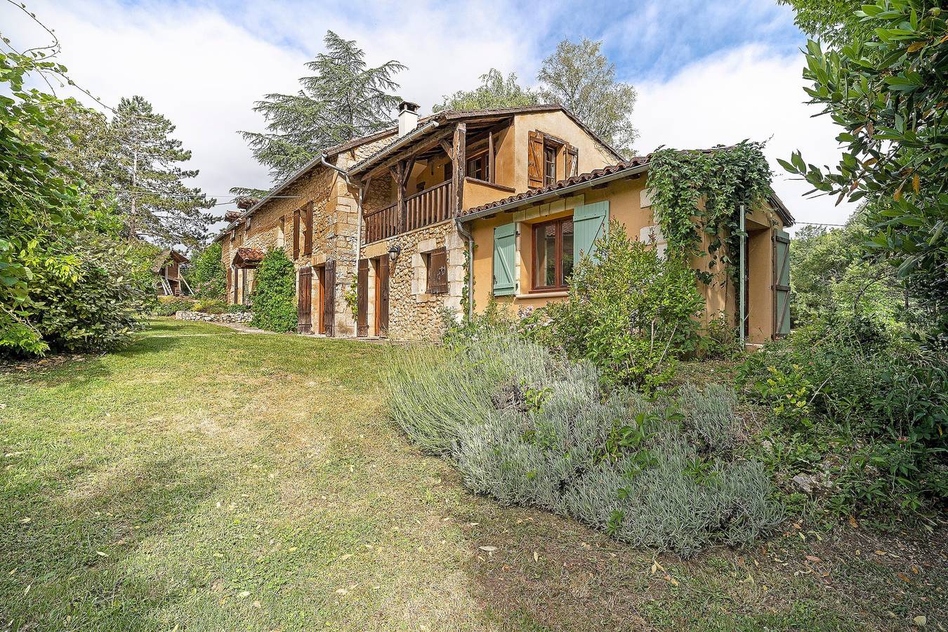 Gîte Les Loriots : terrasse privée, Wi-Fi et climatisation à Saint-Martin-des-Combes in Saint-Martin-des-Combes, Périgord Pourpre