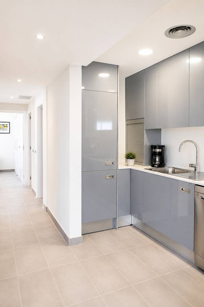 Apartamento entero, Apartamento de vacaciones para 5 personas con balcón in Platja de Sant Sebastià (Sitges), Sitges