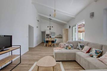 Location de vacances pour 8 personnes, avec jardin, animaux acceptés dans Plage de la Madrague