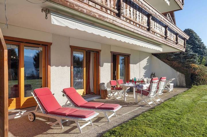 Vacation rental for 4 people, with garden in Montana (Switzerland)