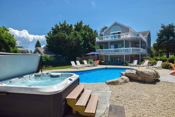 Ferienhaus für 10 Personen, mit Pool und Garten sowie Whirlpool - 1