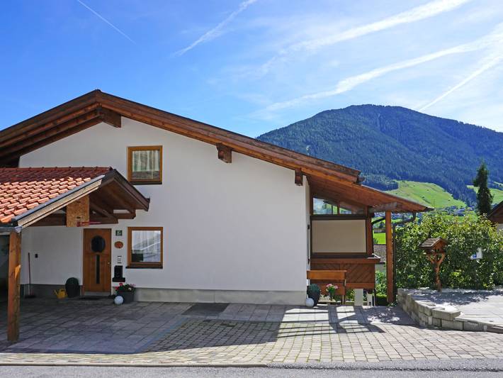 Ferienwohnung für 5 Personen, mit Terrasse und Garten in Oberperfuss