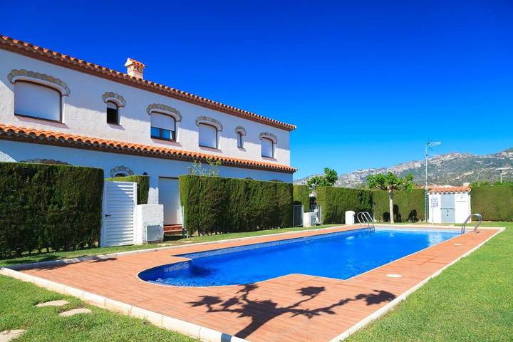 Maison de vacances pour 7 personnes, avec piscine et jardin, animaux acceptés