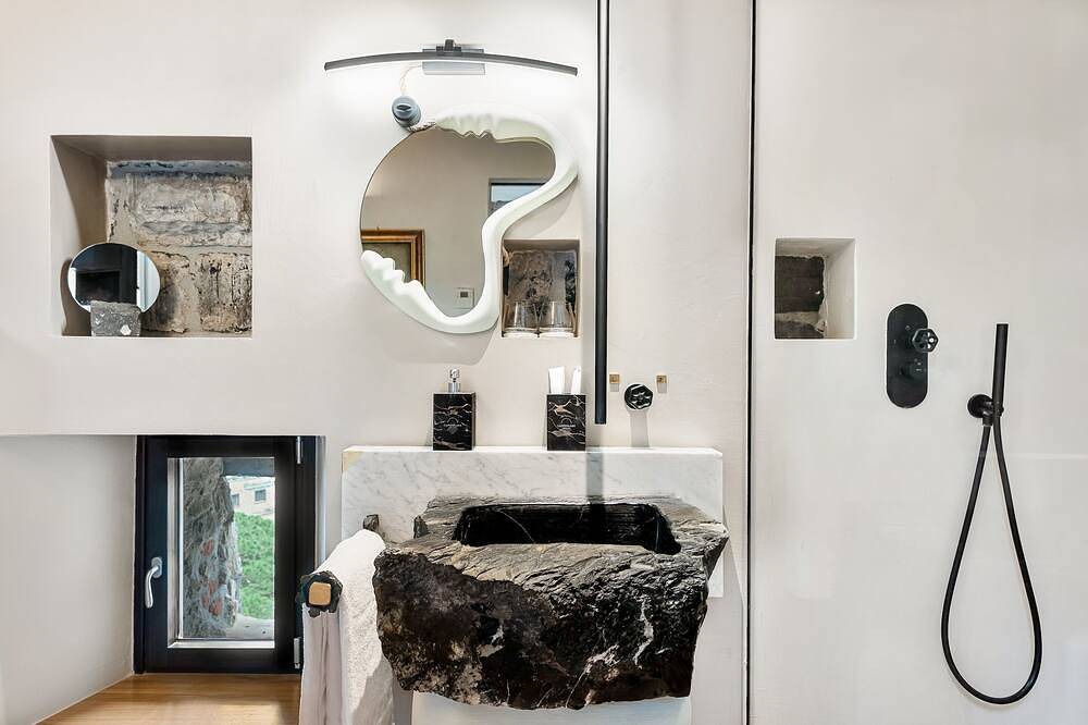 Luxury Suite with heated pool - Capitolare Tower in Portovenere, Porto Venere Municipality