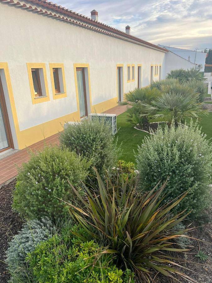 Maison de campagne pour 4 personnes, avec jardin et vue dans Rogil - 2