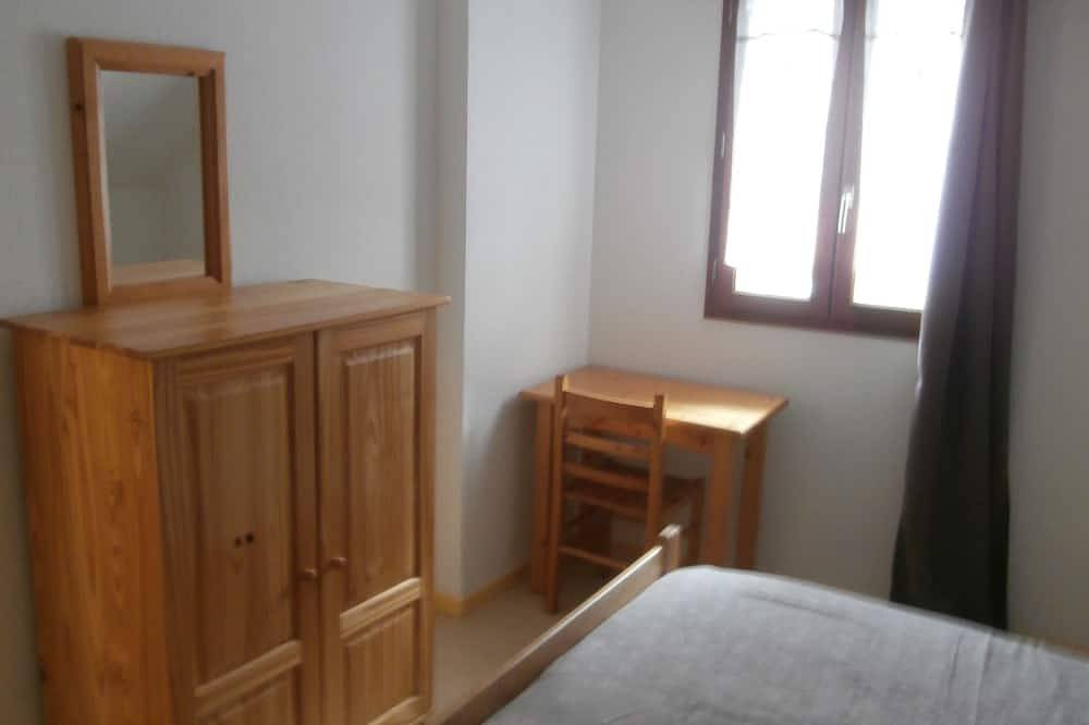 Entire apartment, Just 5 minutes from the Domaine des Sybelles! Fully equipped apartment with view. in Saint-Colomban-des-Villards, Saint-Jean-de-Maurienne region