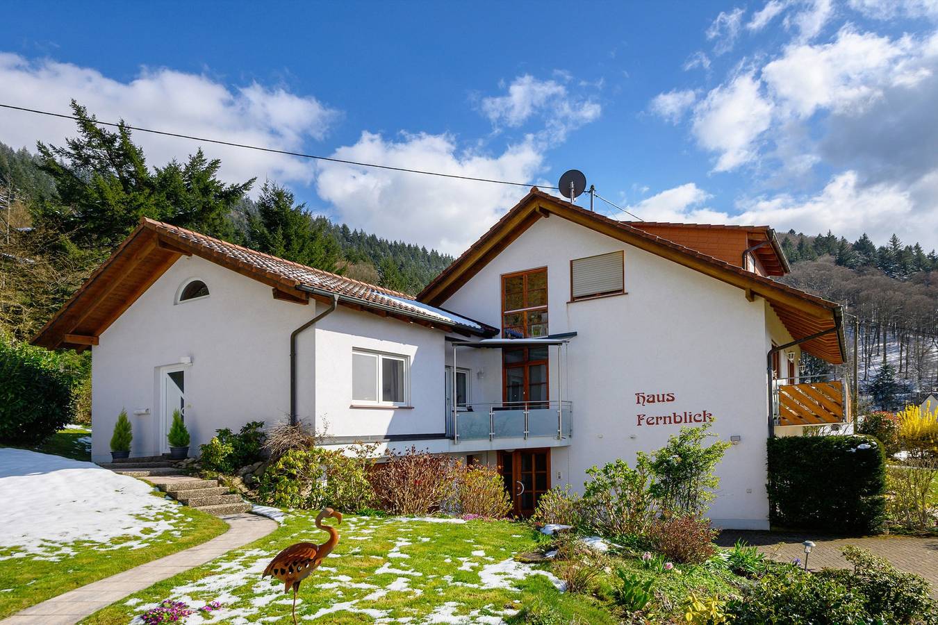 Vakantiehuis 'Häusle' met panoramisch uitzicht, privéterras, overdekt balkon en wifi in Lipburg, Badenweiler