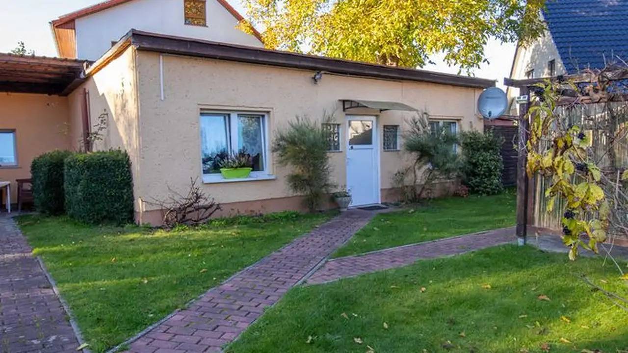 Entire holiday apartment, Holiday apartment for 2 people with garden in Greifswald, Vorpommern Greifswald