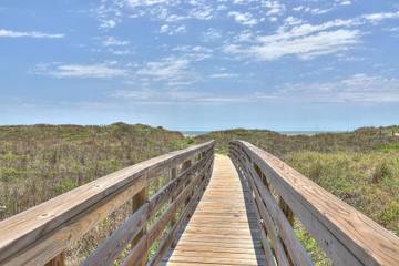 Vacation Rental for 14 Guests in Port Aransas, Mustang Island, Picture 1