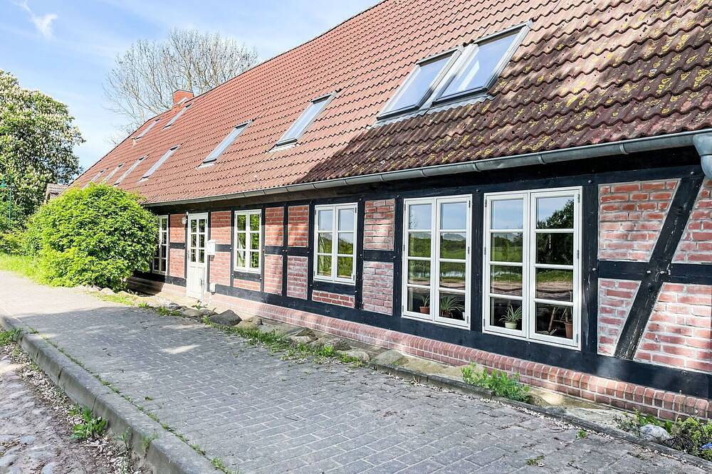 Wunderbares alleinstehendes Ferienhaus für 10 Personen mit W-Lan, Tv und Terrasse in Carinerland, Neubukow-Salzhaff