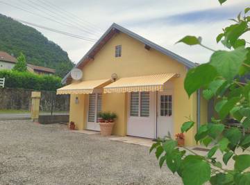 Gîte pour 4 personnes, avec terrasse, animaux acceptés dans le Doubs