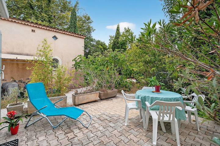 Location de vacances pour 2 personnes, avec jardin à La Garde