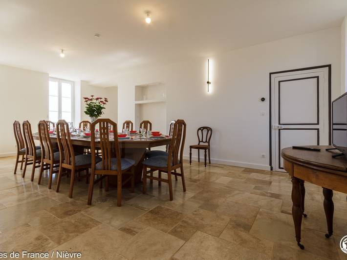 Geräumiges Ferienhaus mit Klimaanlage und Sauna, Nähe Cercy-La-Tour in Cercy-la-Tour, Nièvre