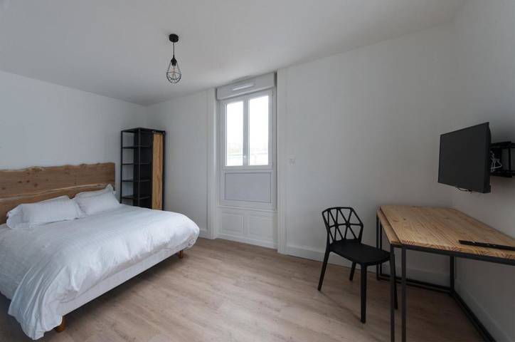 Gîte pour 6 personnes, avec jardin à Saint-Priest-en-Jarez - 2