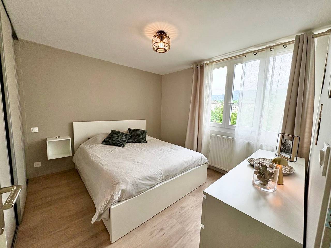 Ganze Wohnung, Renovierte Wohnung in Annecy mit Parkplatz und Wifi in Annecy-le-Vieux, Annecy (Gemeinde)