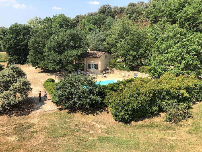 Gîte pour 10 personnes, avec Terrasse ainsi que Jardin et Piscine